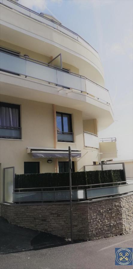 Nice View Jolie Studio Avec Jardin المظهر الخارجي الصورة
