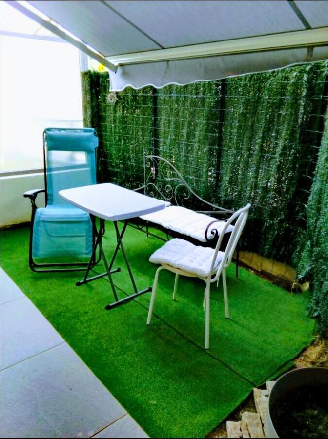 Nice View Jolie Studio Avec Jardin المظهر الخارجي الصورة